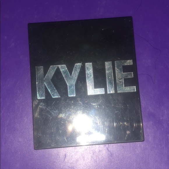 Kylie Cosmetics Go Ghost - Picture 3 of 5